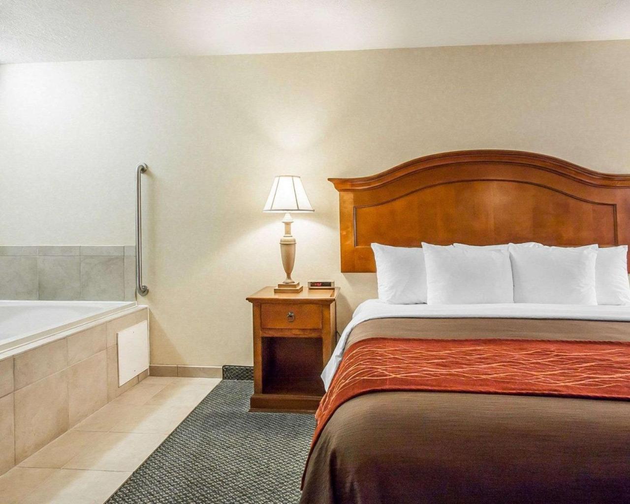 Comfort Inn Conference Center Hillsboro Dış mekan fotoğraf